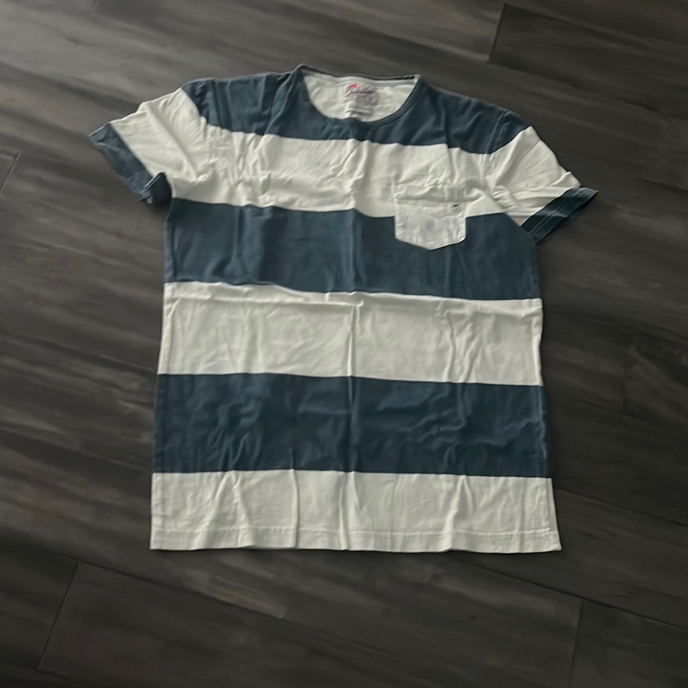 Quicksilver pocket tee..never worn…XL…$15…